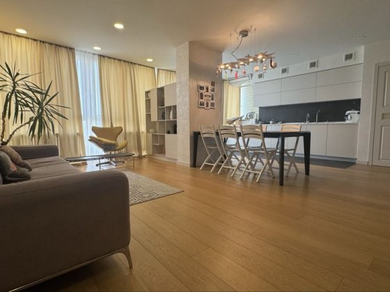 Продаю 3 ком.квартиру 144м2 ЖК Молодежный, ул.М.Мыслы,48В Харьков