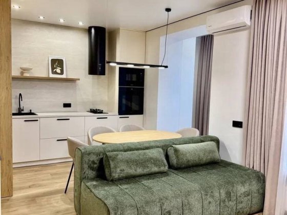 Продам 1к квартиру переплановану в євродвушку в У-кварталі.БЕЗ КОМІСІЇ Софіївська Борщагівка