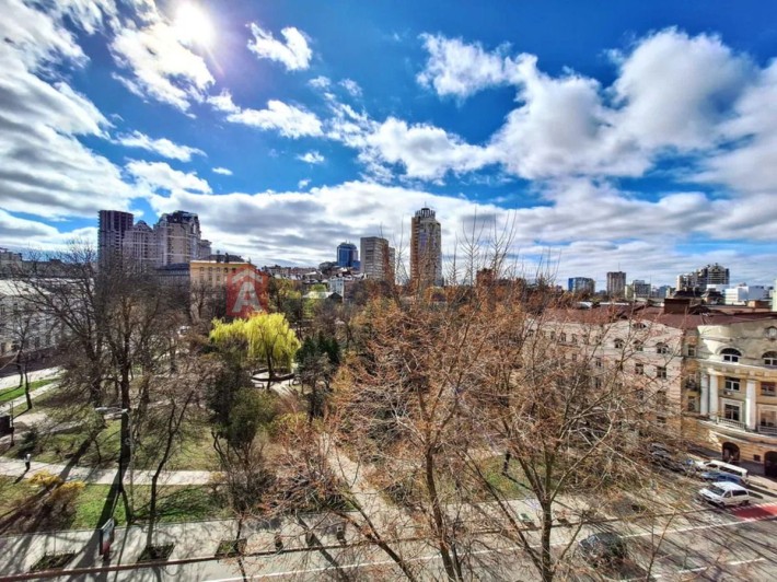 Рідкісна пропозиція на ринку! Гончара 52, Золоті Ворота. - фото 1