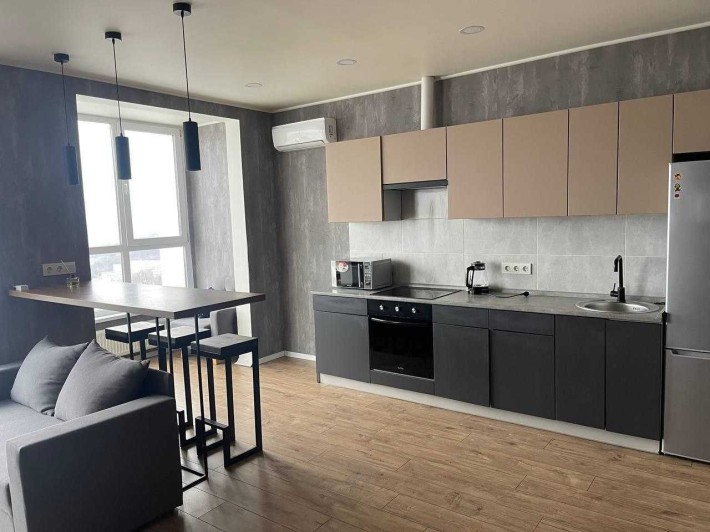 Продається 1к 43 м.кв.Студіо видова, якісний ремонт.Власник без %. - фото 1