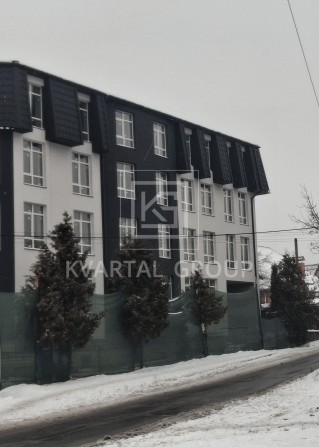 Продаж квартири біля метро Академмістечко з мінімальним оформленням - фото 1