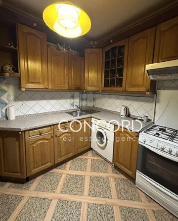 Продам 3-кімнатну квартиру. А.Шалімова (Героїв Севастополя), вул., 33 - фото 1