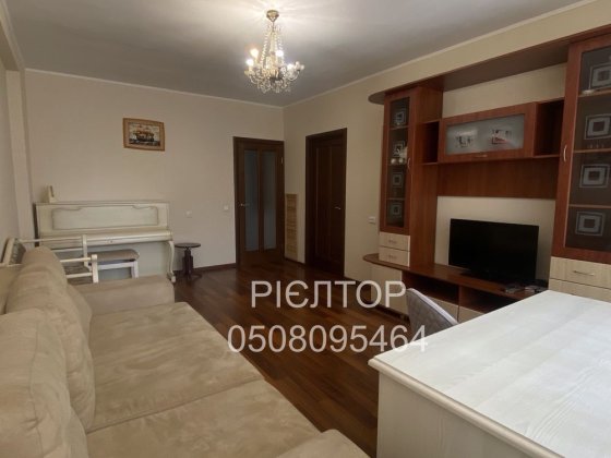 4-кімнатна квартира 96 м² у центрі Києва, вул. Богдана Хмельницького Киев