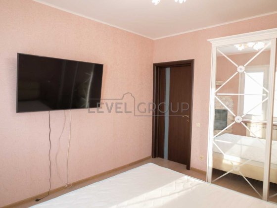 Продаж 2-кімн квартири, ремонт,Мостицький масив,прт Європ.Союзу 76кв.м Київ