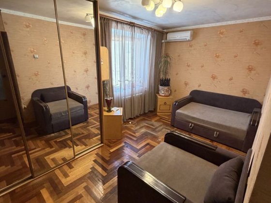 Продам 3х на  Симиренко ! Є-Відновлення! Київ