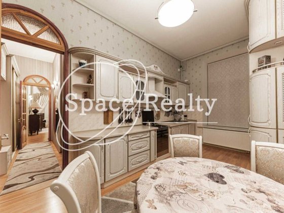 Продаж 2-кімнатної квартири в центрі Києва, вул. Тарасівська 6а Київ