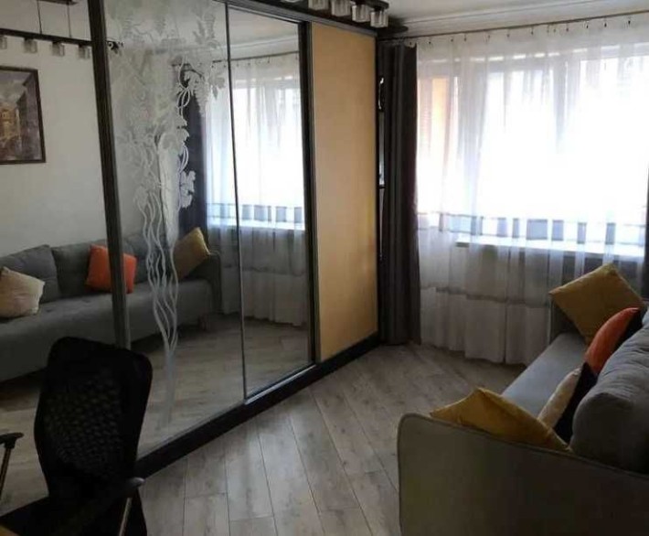 Затишна 2-кімнатна по вул. Солом'янська - фото 1