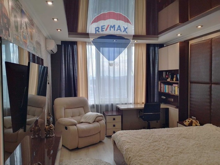 3-к. квартира. Ідеальний стан, 110м2, вул. Амосова 4. 5 поверх - фото 1