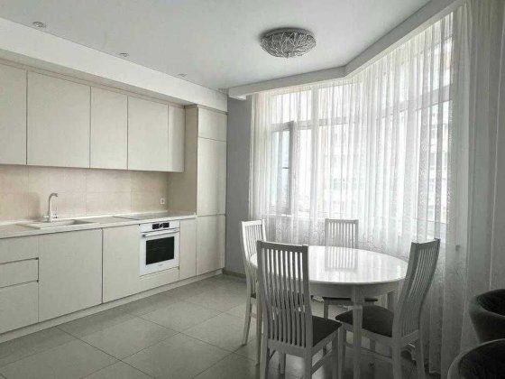 Трикімнатна квартира Освіти 16 Соломянський район Киев