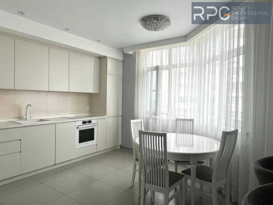 Продам 3к квартиру з крутим ремонтом 83.5м2 Солом`янський р-н Киев