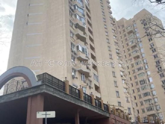 П'ятикімнатна квартира на сьомому поверсі на Липківського, 18 Київ