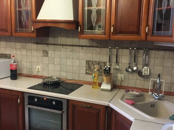 Продам трьохкімнатну квартиру на Дмитрівській 69 Київ