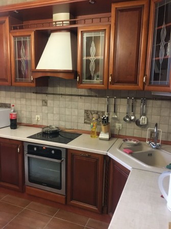 Продам трьохкімнатну квартиру на Дмитрівській 69 - фото 1