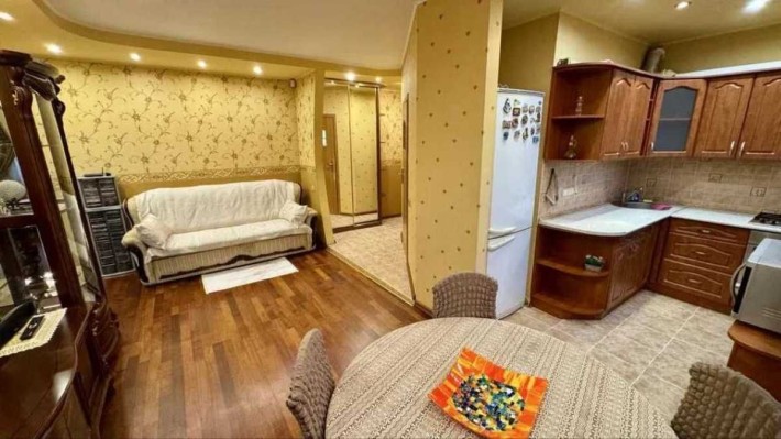 Продаж 3 к. квартири Єреванська 13, Солом'янський - фото 1