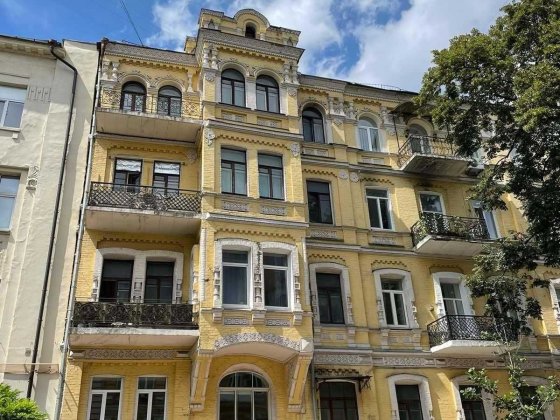 Повноцінна 3-к в історичному центрі Києва по вул Євгена Чикаленка 12 Киев