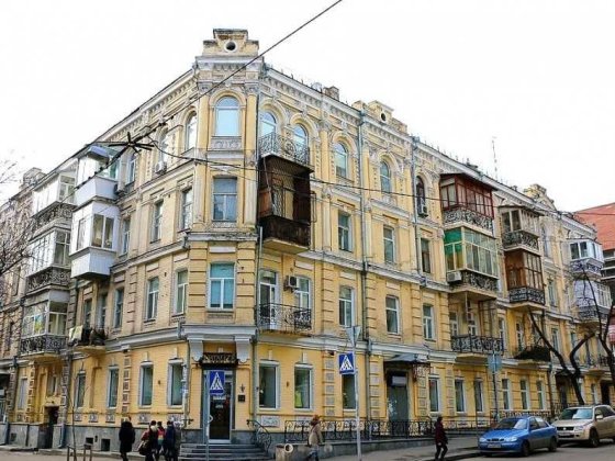 Продаж 3к квартири 78 м2 вул. Олеся Гончара 90/92 Центр Киев