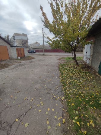 Продам гараж, район поворотка, біля п'ятиповерхівки - фото 1