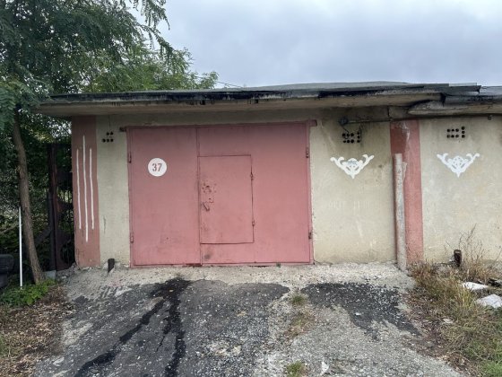 Продам гараж в районі хлібзаводу, перша лінія до центру міста Нетешин