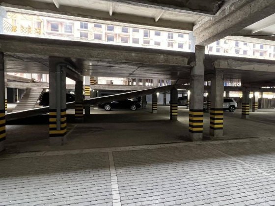 Паркомісце в багаторівневому паркінгу з ліфтом, укриття і безпека_OL Ивано-Франковск