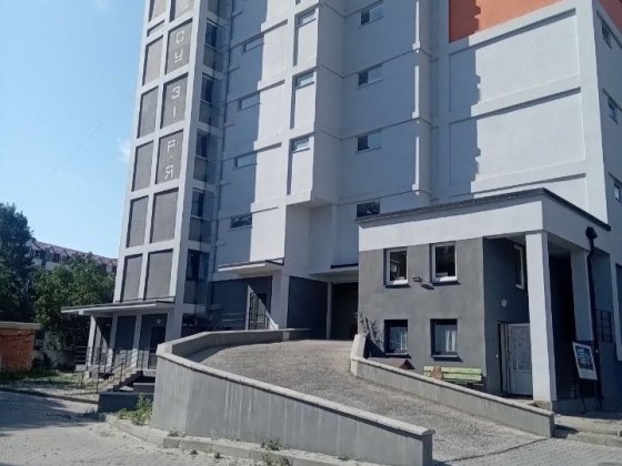 Продаж гаража у багаторівневому паркінгу з охороною і відеонагляд Черновцы