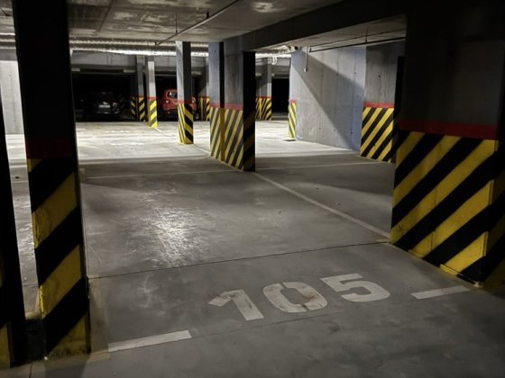 Продам парко місце м, Львів  по вул Навроцького 4 Від власника Львов