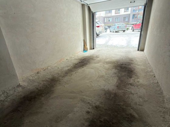 Продаж гаража площею 23.5 м в Житловому комплексі Паркова Алея Угорники