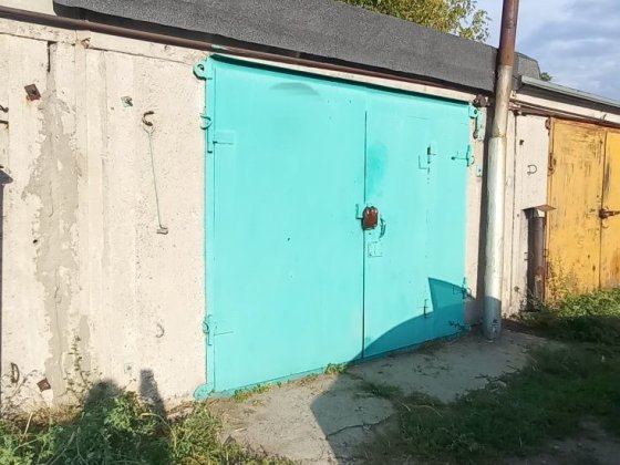 Продам гараж в кооперативі. Садки
