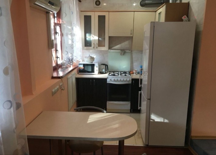 Парк Перемога  кімната 6000+к - фото 1