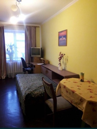 Сдам комнату 2500+ комунальные . - фото 1