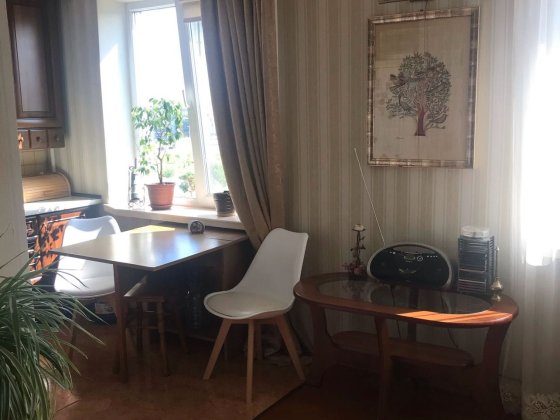 Оренда кімнати для дівчини, Сихів Львів