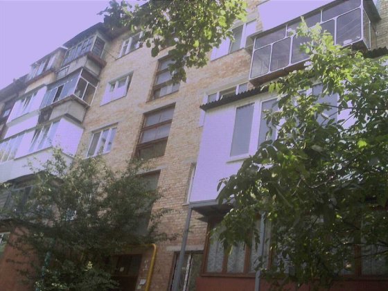 Сдадим 1 Девушке Отд. Комната м Гололосеевская -   1300гр/МЕСЯЦ Киев