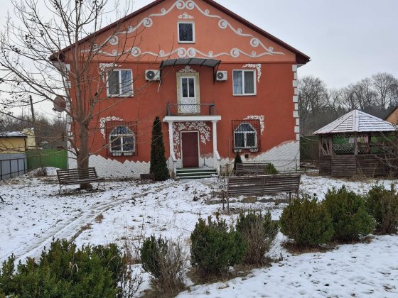 Двоповерховий  будинок на 7 кімнат в районі  Почапець Миргород