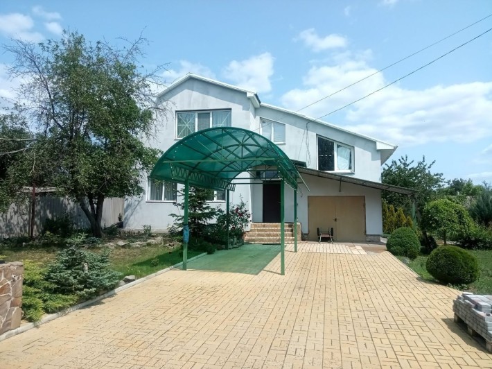 Сдается большой, хороший газ дом. Гараж. Два санузла. - фото 1