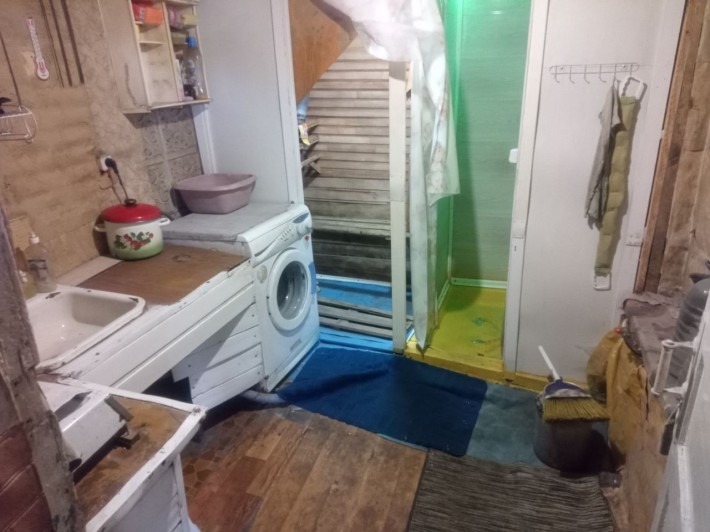 Сдается 2 комнаты в доме. Около центра. Баня. Душ. - фото 1