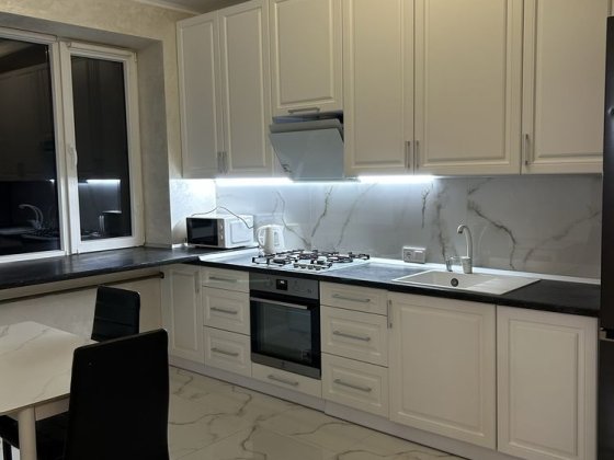 Оренда таунхаусу з гарним ремонтом.Доукомплектують Хмельницкий