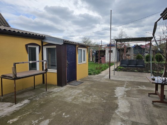 Сдам  2 дома на мопре  на одном участке