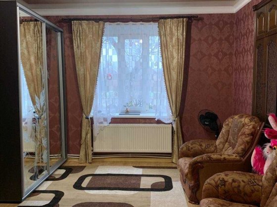 оренда в будинку 2 кімнат  по Вечірньокутскій (Ласточка) Кривий Ріг