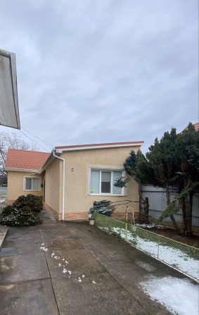 Оренда затишного будинку поруч з набережною - фото 1