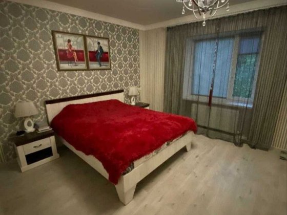 Оренда окремого  Будинку 5хв. до ТРЦ  Голівуд Чернигов