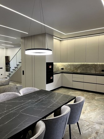 Оренда 4-кімнатного таунхауса New Village - фото 1