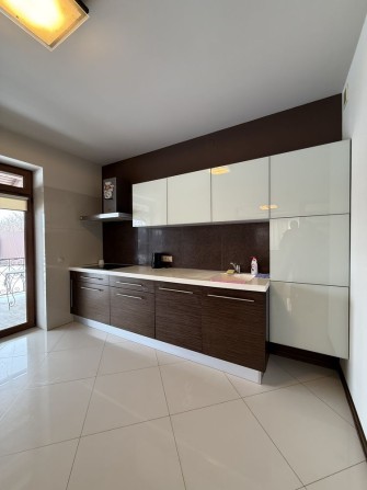 Оренда окремо стоячого будинку в районі Дастора - фото 1