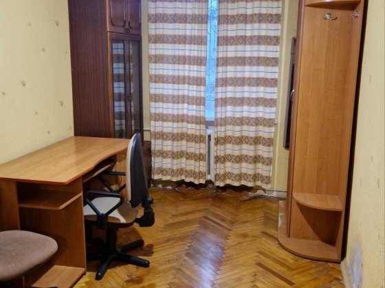 Генерала Момота (Говорова) полдома в частном секторе Киев