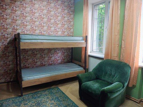 На 1-3 місяці 3-х кімнатний частину будинку для 4-6 чоловік р-н Крошня