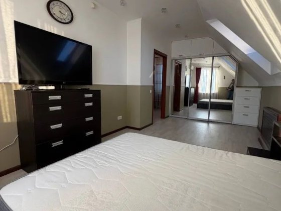 Здам будинок на лівому березі Дніпро