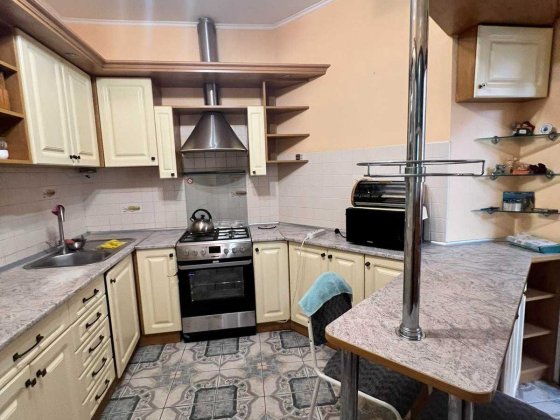 Пропозиція оренди окремостоячого особняку на вул. Зеленій Львов