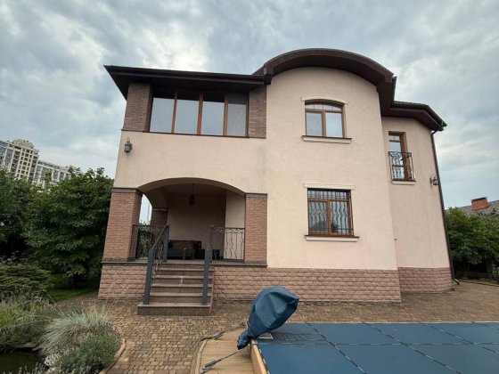 Оренда будинку в Києві, Голосіївський район, генератор, басейн, баня Киев