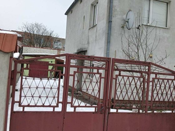 Здається в оренду половина будинку з окремим заїздом Львів
