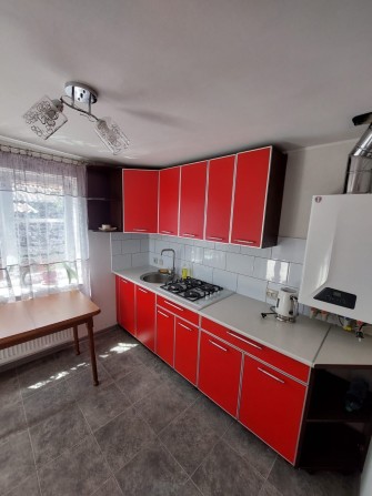 Сдам пол дома со своим двором ! - фото 1