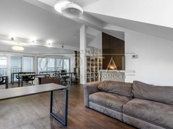 Оренда Таунхаус у центрі міста ГЕНЕРАТОР