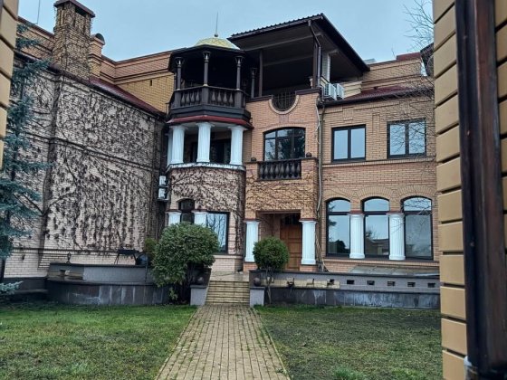 Оренда будинку на Оболонській Набережній Київ